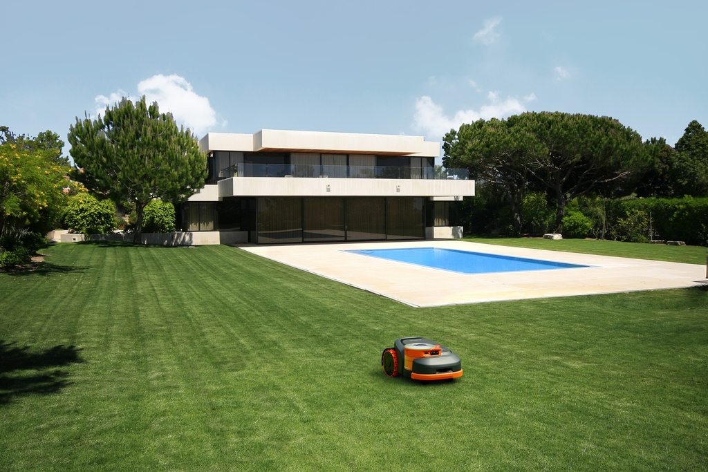 Navimow H215E | Robot tondeuse jusqu'à 1500 m²